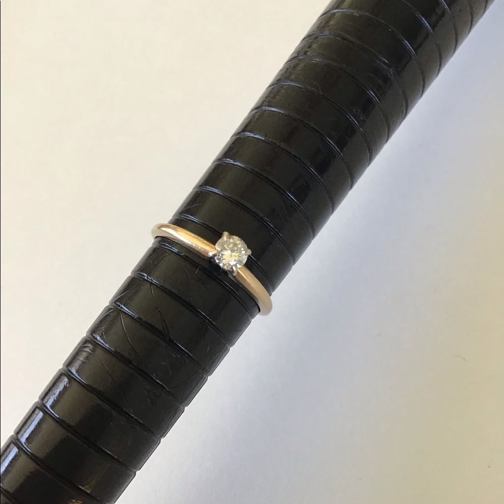 Vintage 14K Gold Petite Diamond Ring 5.5